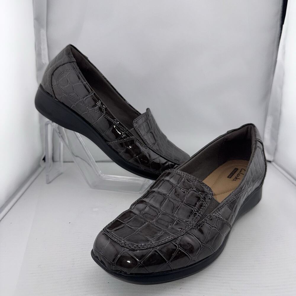 Clarks Collection Women's Sz 6M Gael Angora Brown Patent Croc Embossed Comfort